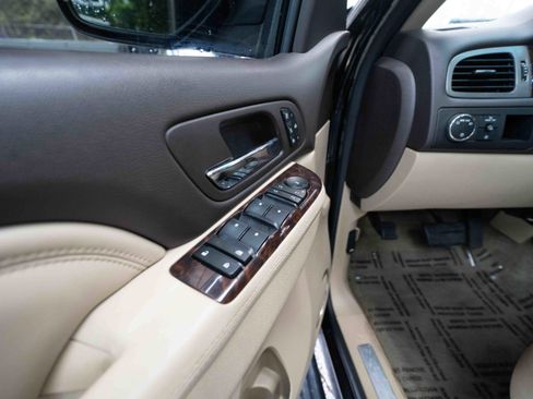 Used 2013 GMC Yukon XL Denali AWD/4WD image 7