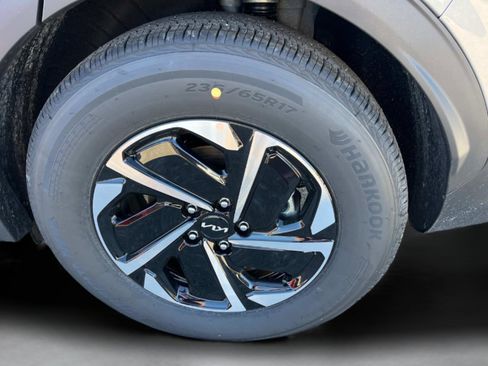 New 2025 Kia Sportage LX image 11