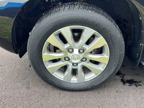 Used 2010 Toyota Sequoia Limited image 33