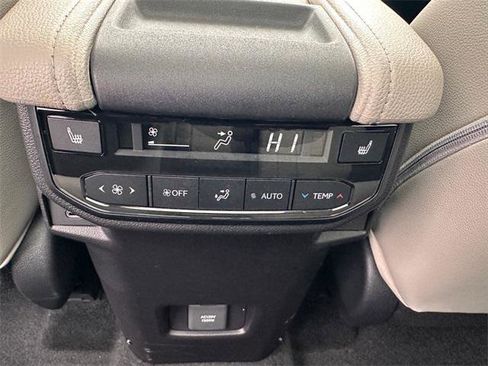 Certified 2025 Toyota Grand Highlander AWD Hybrid image 11