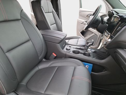 Used 2023 Chevrolet Traverse RS AWD/4WD image 10