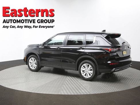 Used 2025 Mitsubishi Outlander ES image 63