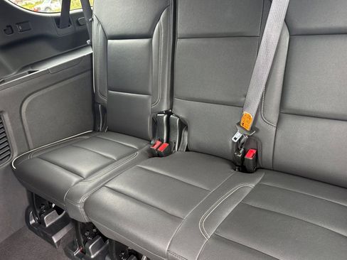 Used 2023 Chevrolet Suburban Premier AWD/4WD image 15