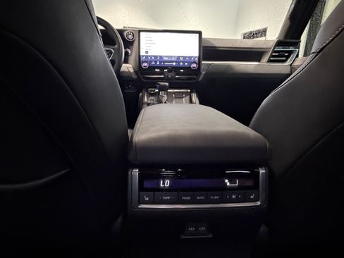 Used 2024 Lexus GX 550 w/ Cold Area Package AWD/4WD image 41