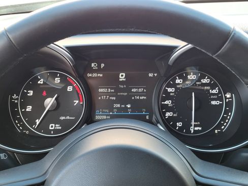 Used 2023 Alfa Romeo Giulia Veloce RWD image 7