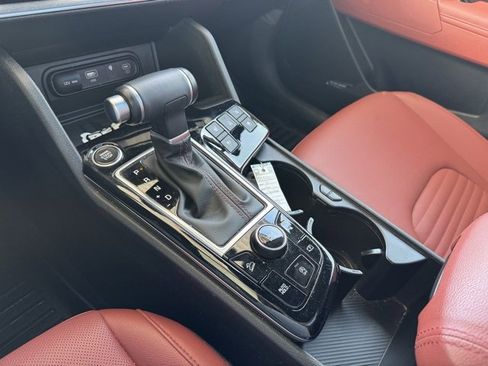 Used 2024 Kia Sportage SX image 12