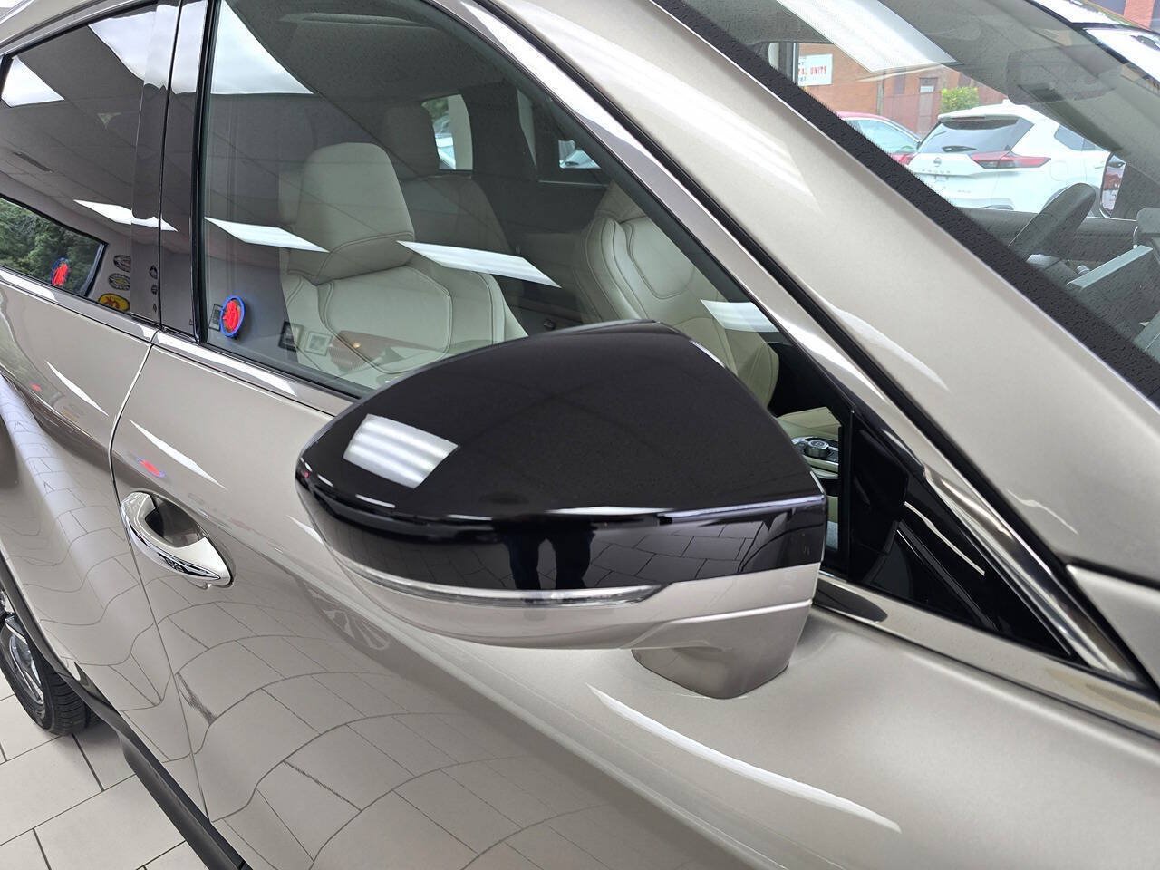 Used 2024 INFINITI QX60 Luxe w/ Performance Audio Package AWD/4WD image 9