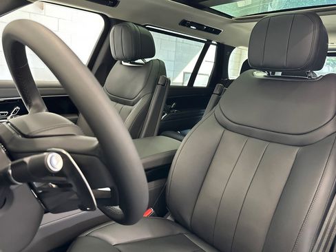 New 2025 Land Rover Range Rover Long Wheelbase SE image 6