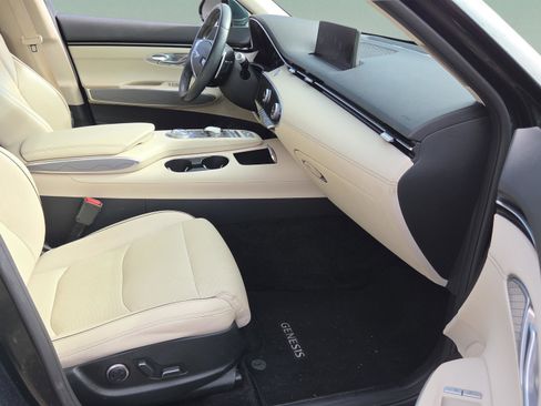 Used 2023 Genesis GV70 2.5T w/ Advanced Package image 16