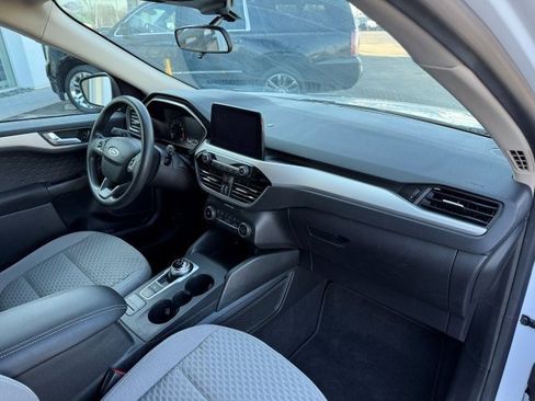 Used 2020 Ford Escape SE image 20
