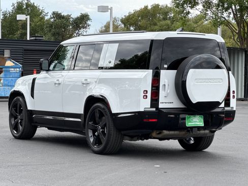 Used 2024 Land Rover Defender 130 X-Dynamic SE AWD/4WD image 4