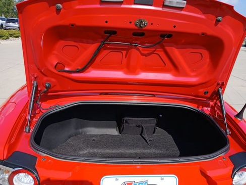 Used 2007 MAZDA MX-5 Miata Touring RWD image 17