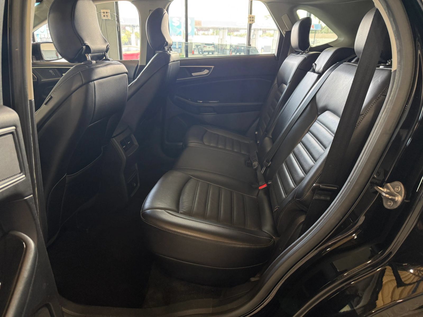 Used 2017 Ford Edge SEL w/ Equipment Group 201A FWD image 10
