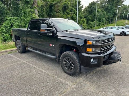 Used 2019 Chevrolet Silverado 2500 LTZ w/ Duramax Plus Package AWD/4WD image 4