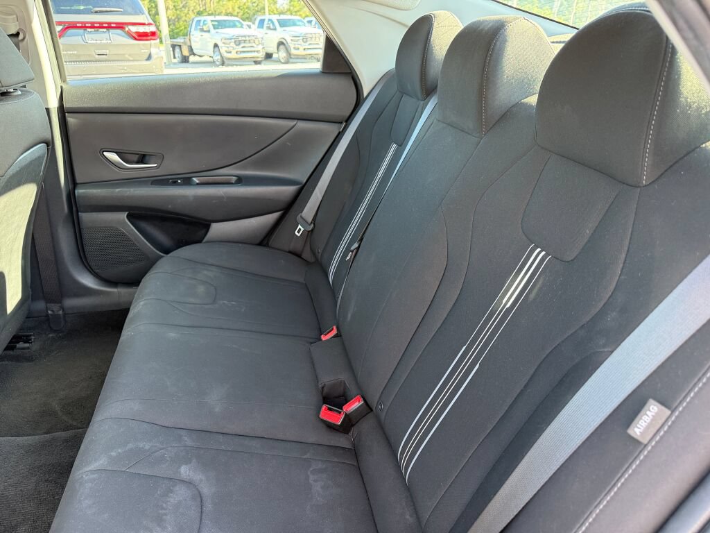 Used 2024 Hyundai Elantra SEL FWD image 11
