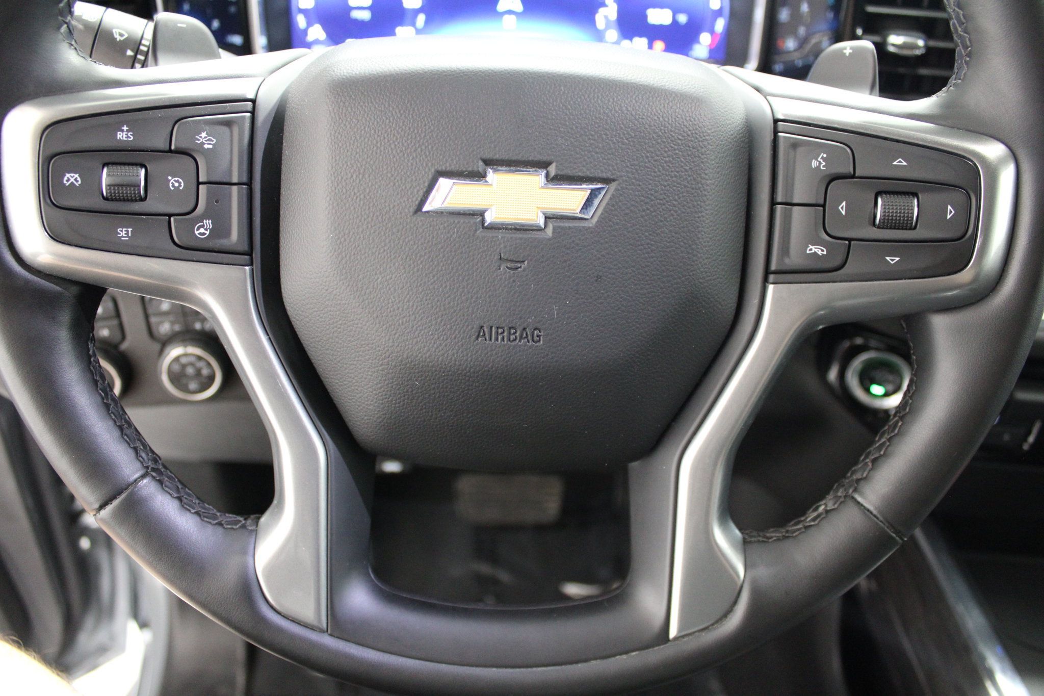 Used 2024 Chevrolet Silverado 1500 LTZ AWD/4WD image 29