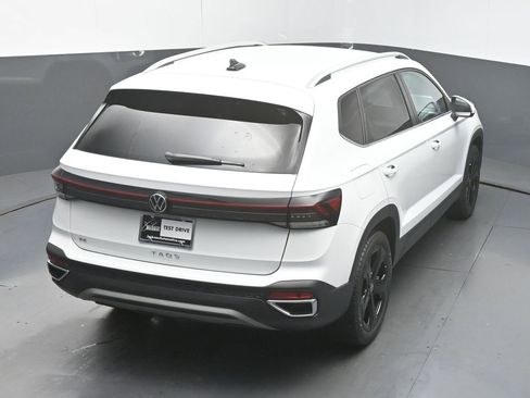 Used 2025 Volkswagen Taos SE image 45