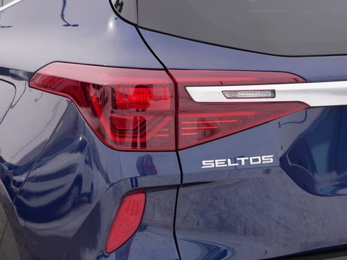 Certified 2023 Kia Seltos S w/ Navigation Package image 11