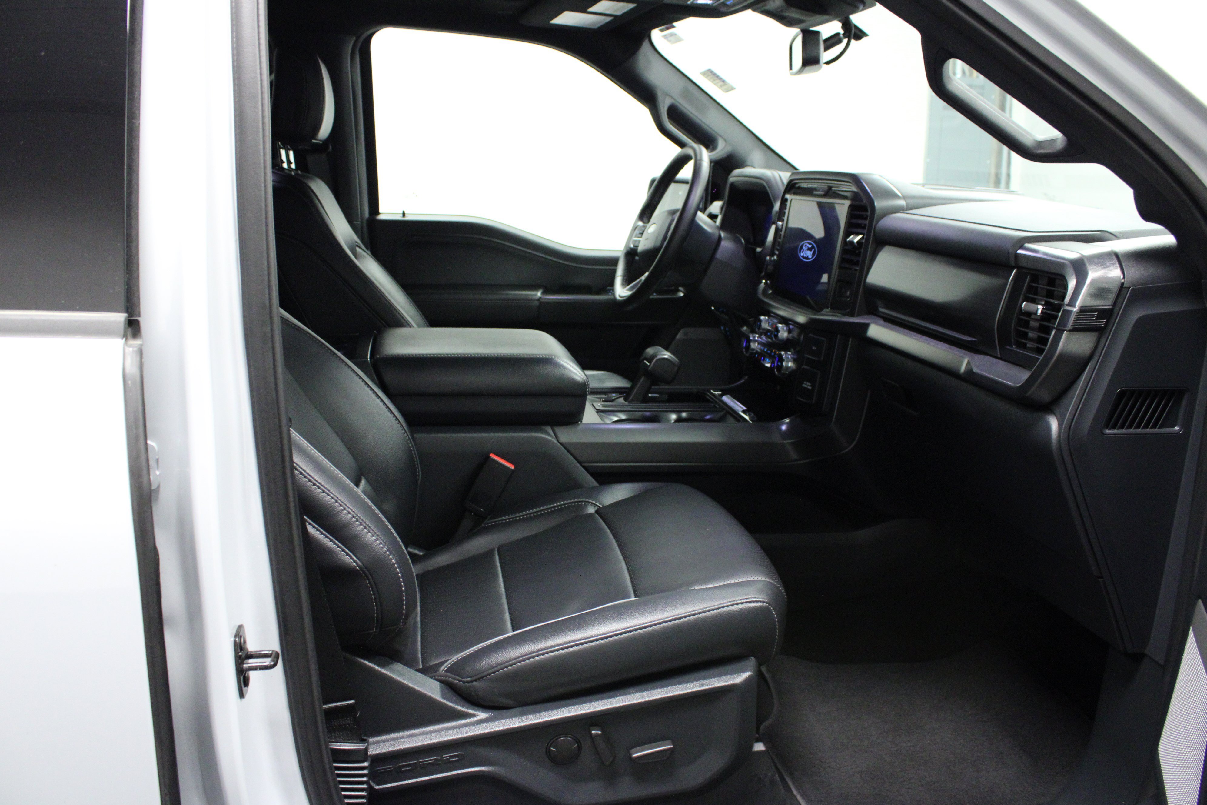 Used 2025 Ford F150 Lariat AWD/4WD image 12