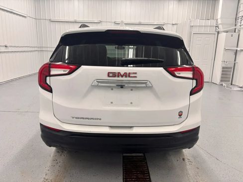 Used 2022 GMC Terrain SLE w/ Driver Convenience Package FWD image 6