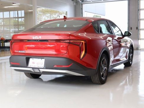 New 2025 Kia K4 LXS image 4
