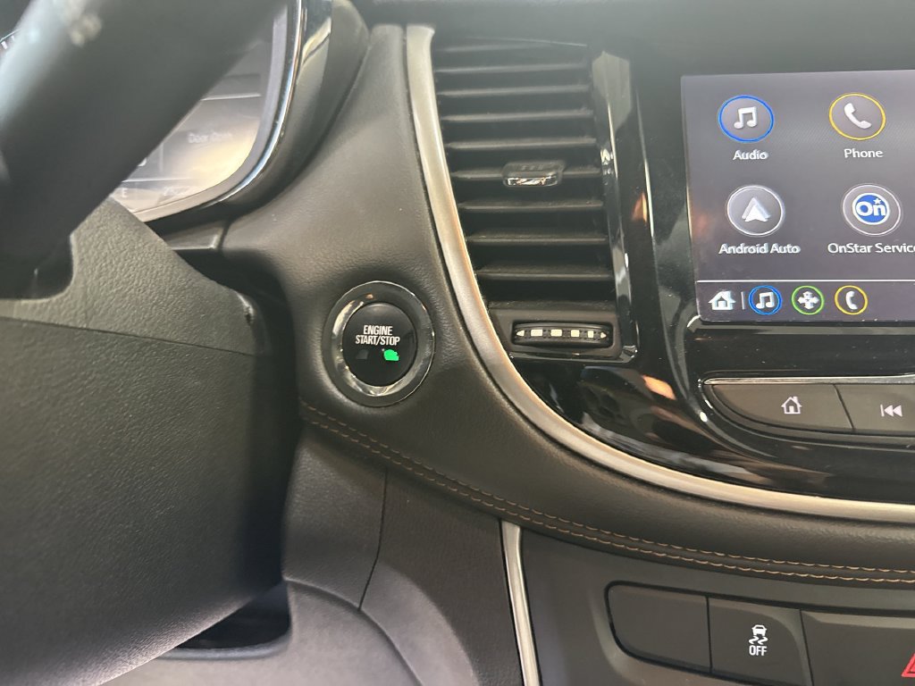 Used 2018 Chevrolet Trax LT w/ Sun & Sound Package FWD image 17