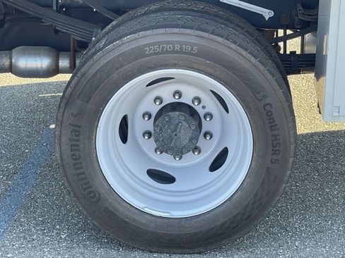 New 2024 Ford F450 XL w/ XL Chrome Package image 11