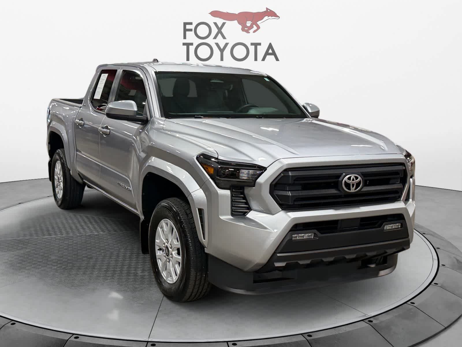 Used 2025 Toyota Tacoma SR5 AWD/4WD image 8