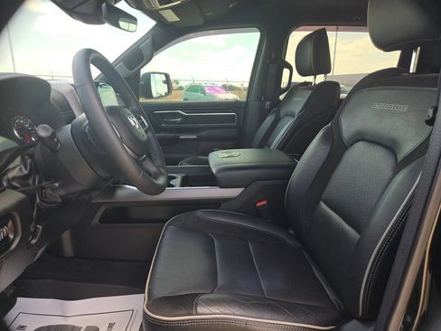 Used 2023 RAM 1500 Laramie AWD/4WD image 9