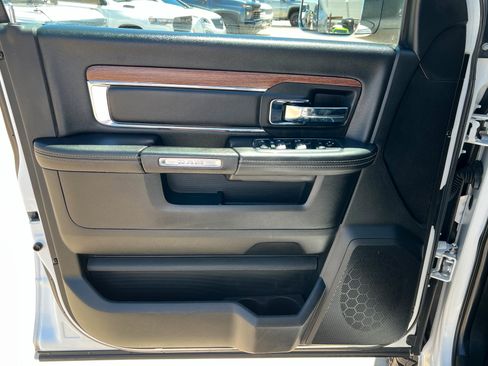 Used 2018 RAM 2500 Laramie w/ Convenience Group AWD/4WD image 15
