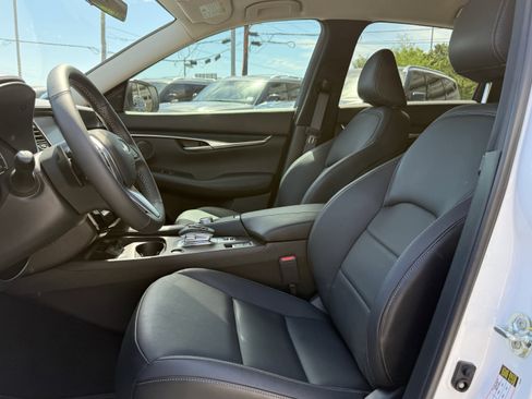 Certified 2025 INFINITI QX50 Pure image 12