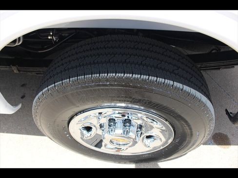 Used 2024 Chevrolet Express 3500 LT w/ LT Preferred Equipment Group RWD image 29