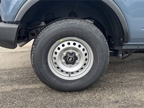 New 2025 Ford Bronco Base image 11