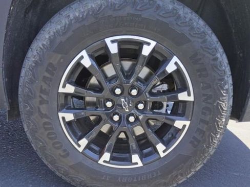 Used 2024 Chevrolet Traverse Z71 w/ Enhanced Driving Package AWD/4WD image 8