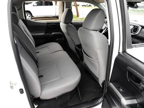 Used 2018 Toyota Tacoma SR5 RWD image 35