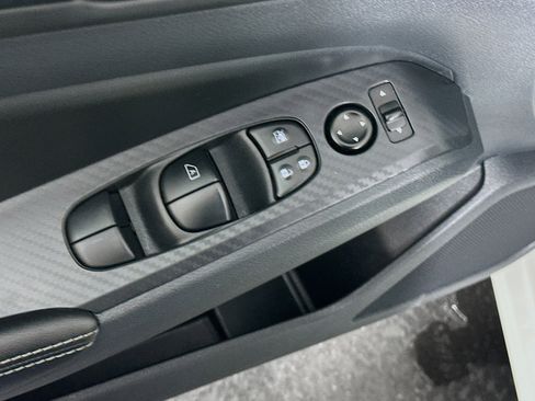 Used 2025 Nissan Altima 2.5 SV image 15