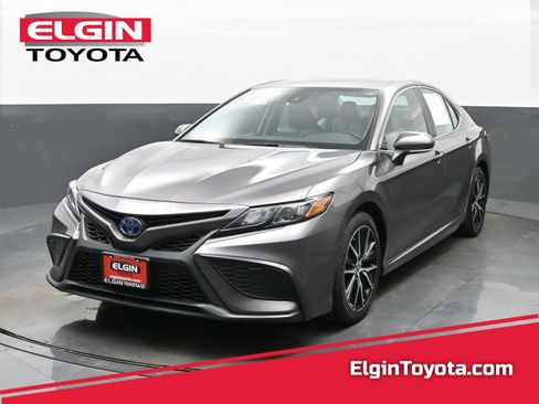 Used 2023 Toyota Camry SE image 1