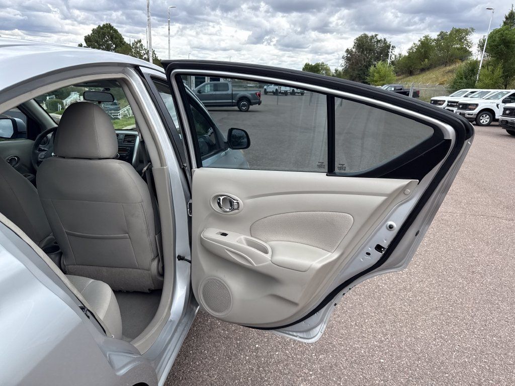 Used 2012 Nissan Versa FWD image 23