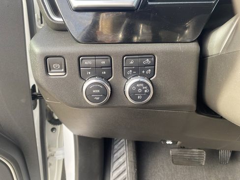 Used 2022 GMC Sierra 1500 SLT image 18