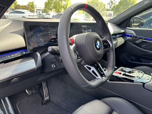 Used 2026 BMW M5 AWD/4WD image 16
