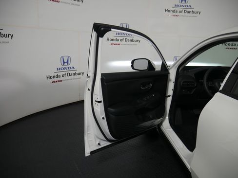 New 2026 Honda HR-V EX-L image 13