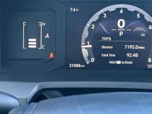 Certified 2024 Toyota Tacoma SR5 AWD/4WD image 26