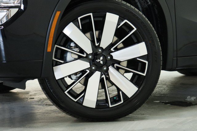 New 2026 Mitsubishi Outlander SEL FWD image 3