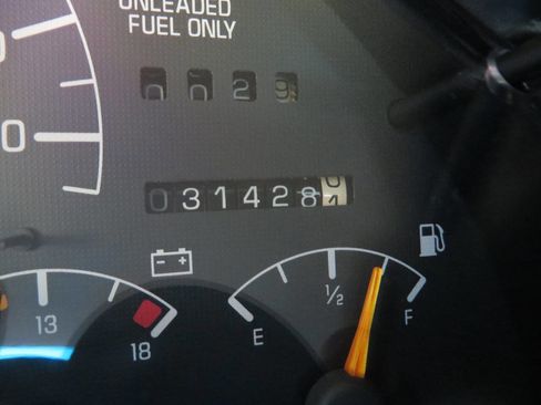 Used 1995 Pontiac Firebird Coupe image 17