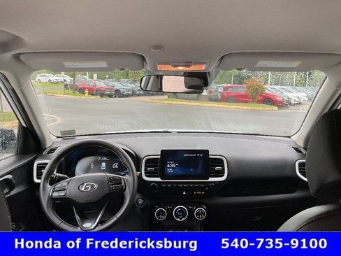 Used 2025 Hyundai Venue Limited FWD image 39