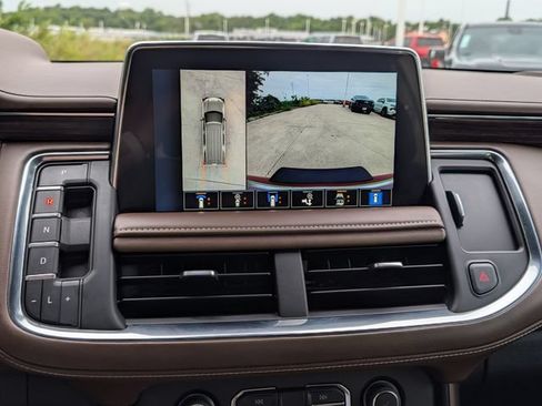 Used 2023 Chevrolet Tahoe High Country AWD/4WD image 9