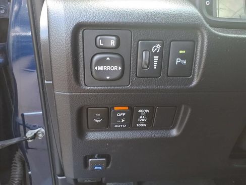 Used 2014 Toyota 4Runner Limited AWD/4WD image 7