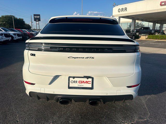Used 2025 Porsche Cayenne GTS AWD/4WD image 3