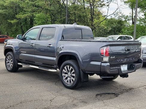 Used 2022 Toyota Tacoma Limited AWD/4WD image 4