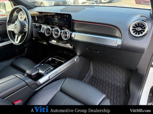 Used 2022 Mercedes-Benz GLB 250 4MATIC image 29